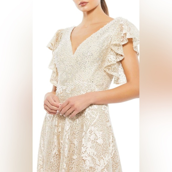 Graceful V-neck Evening Gown by Mac Duggal Style 20310 NWT in Ivory/Nude - Picture 3 of 7